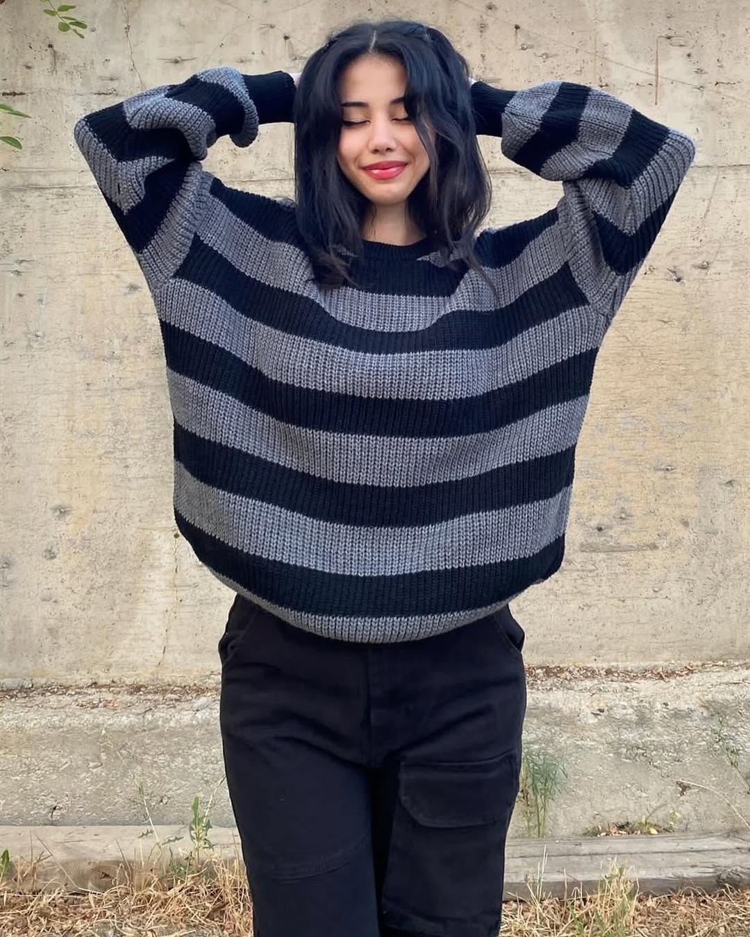 سويت شيرت رصاصي واسود