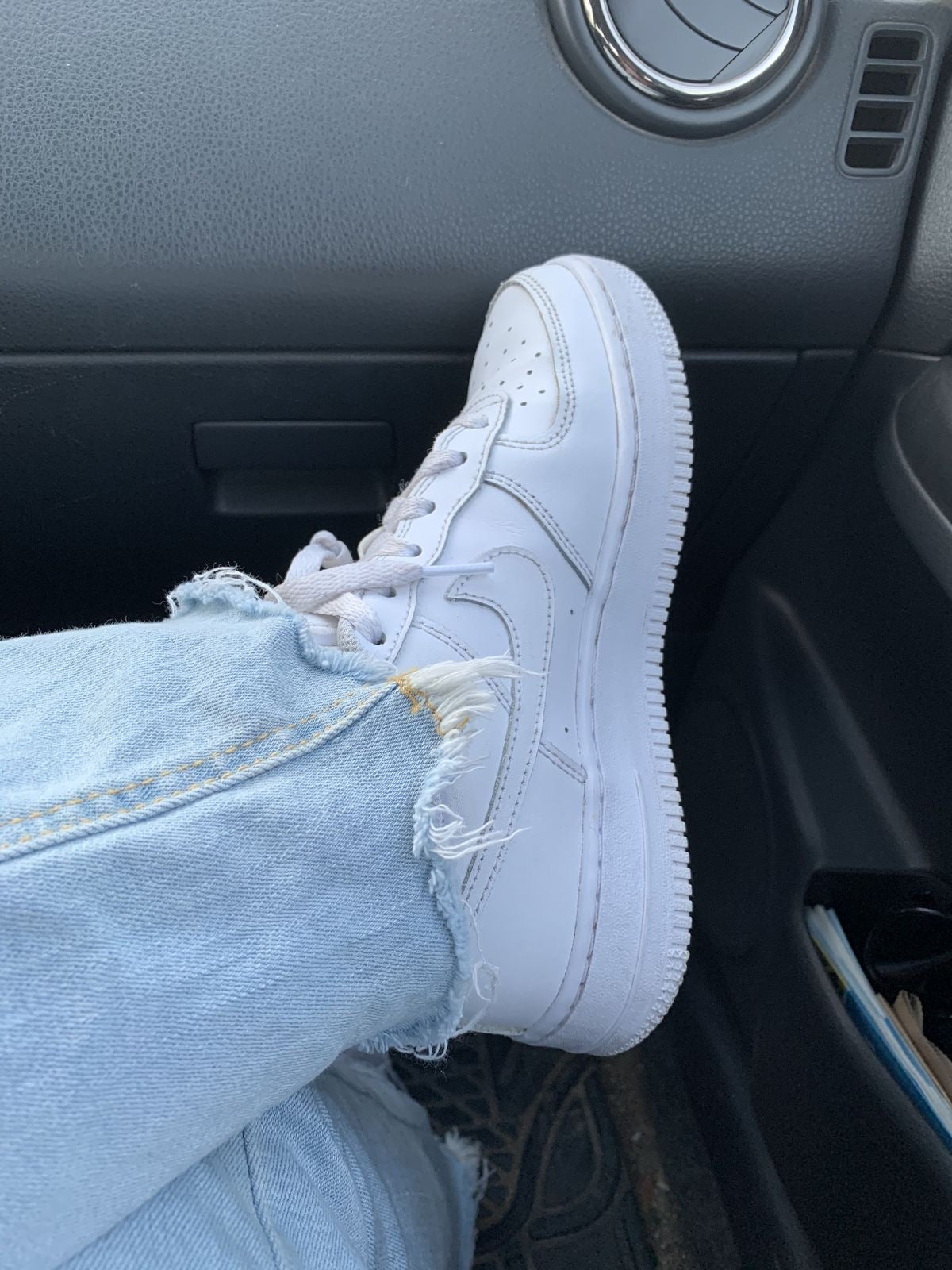 حذاء ايرفورس ابيض