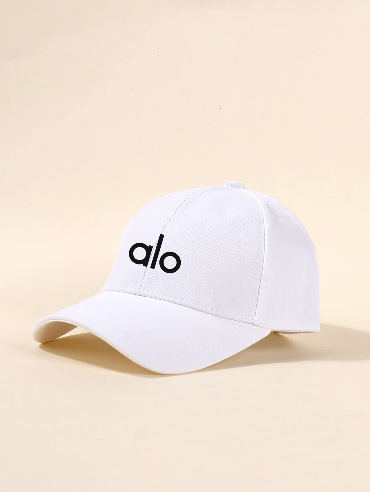 قبعة alo ابيض