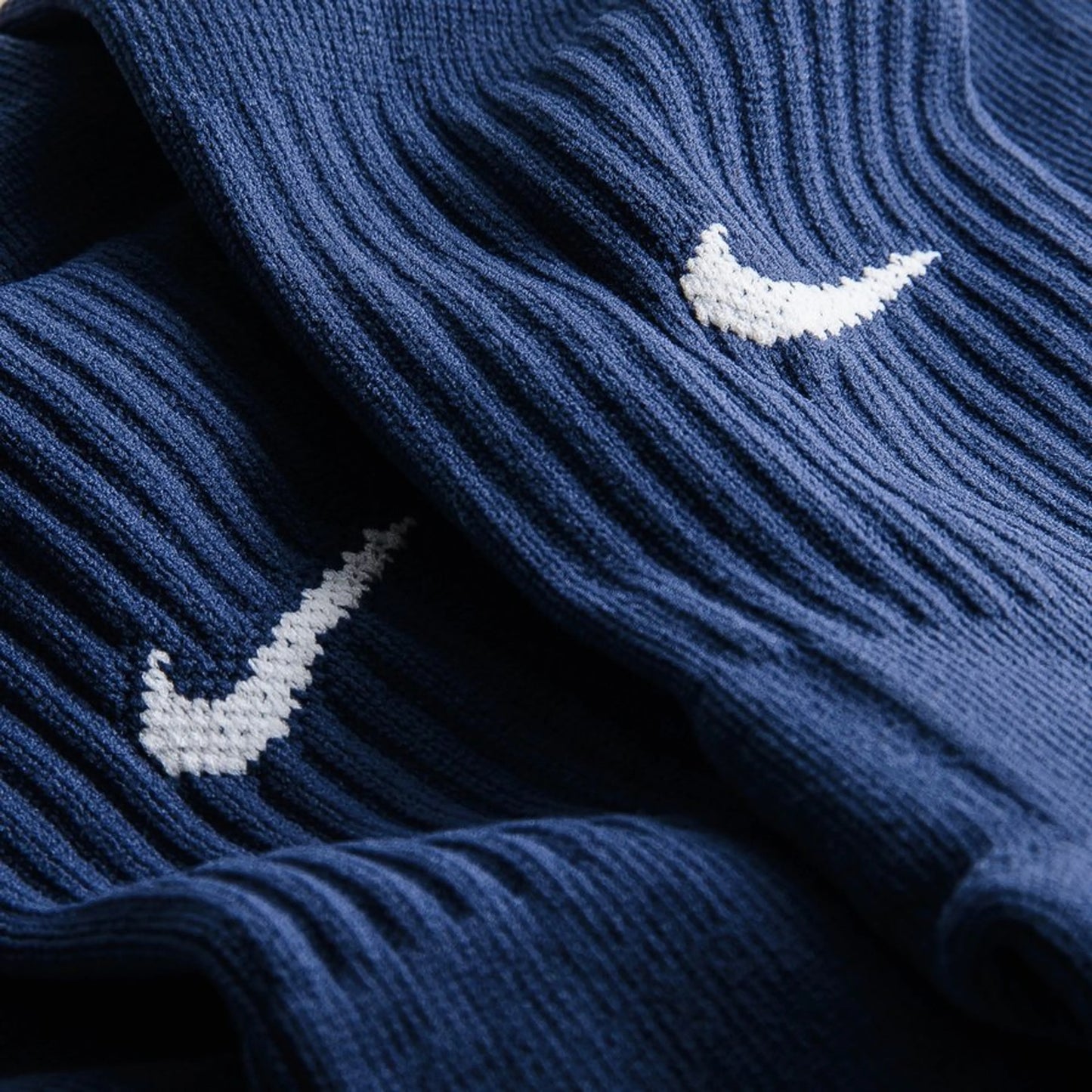 جوارب نايك لون نيلي