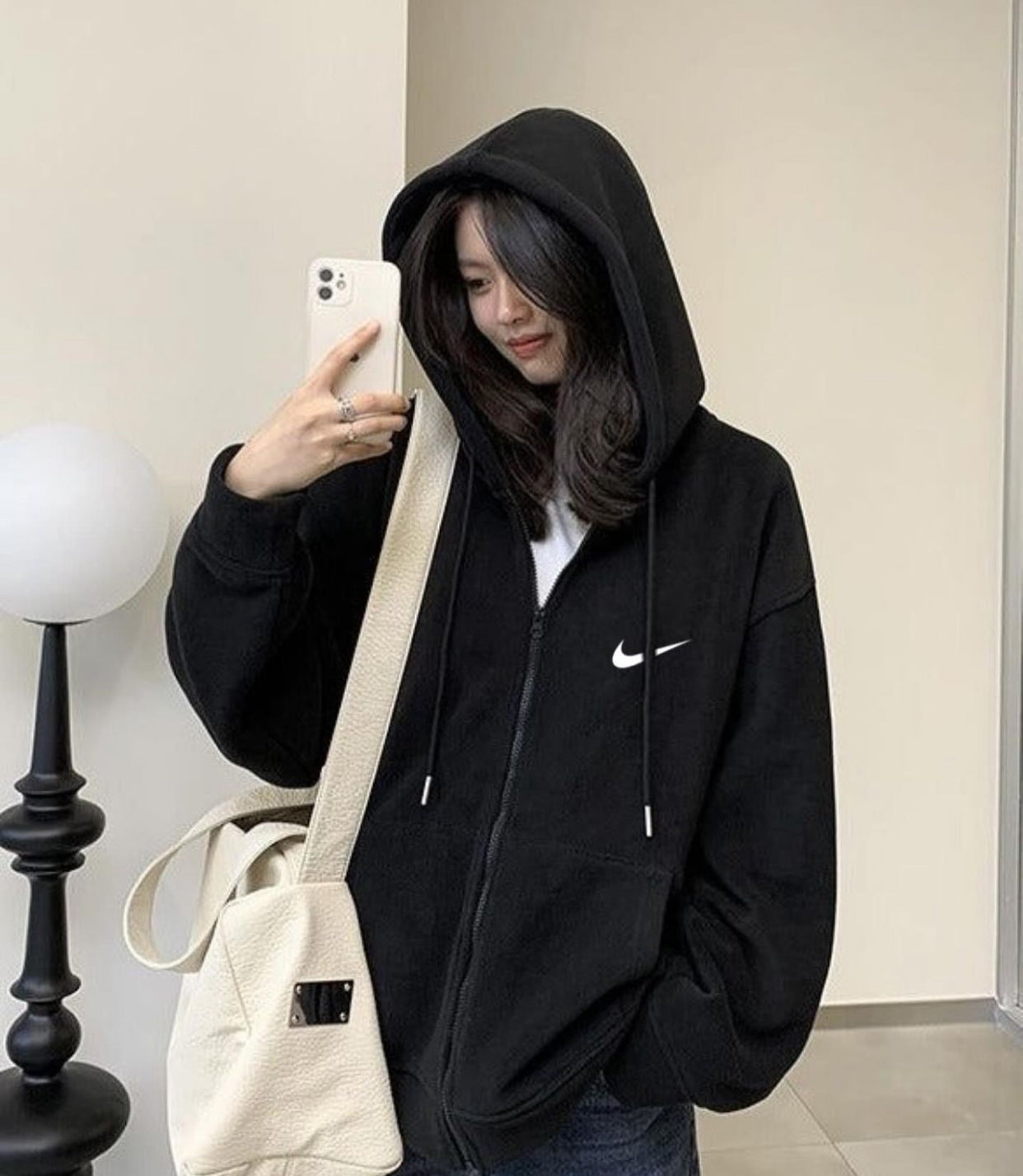 جاكيت اسود نايك