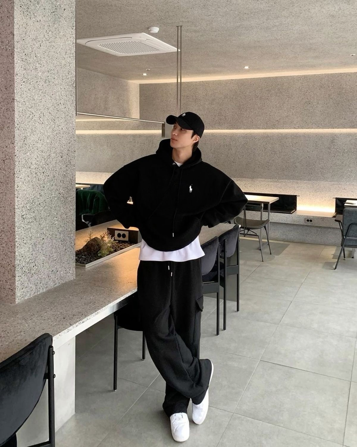 هودي بولو رجالي نسائي اسود