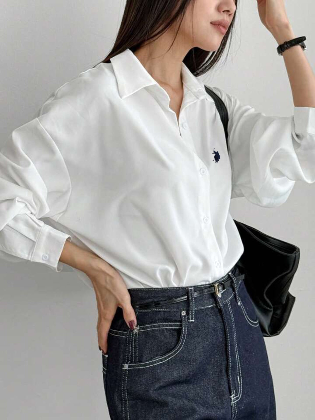 قميص بولو ابيض