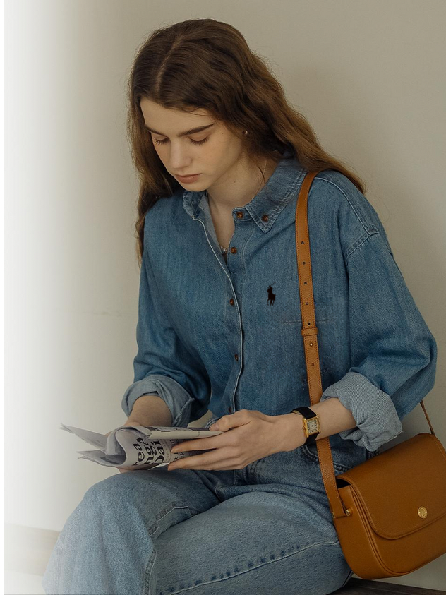 قميص بولو ازرق جينز