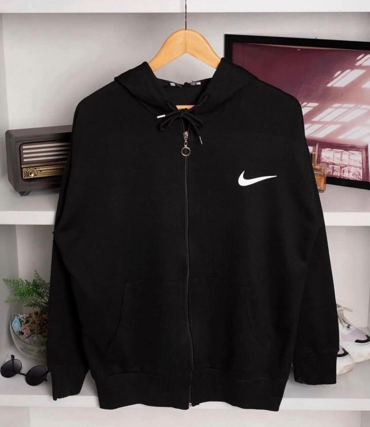 جاكيت اسود نايك