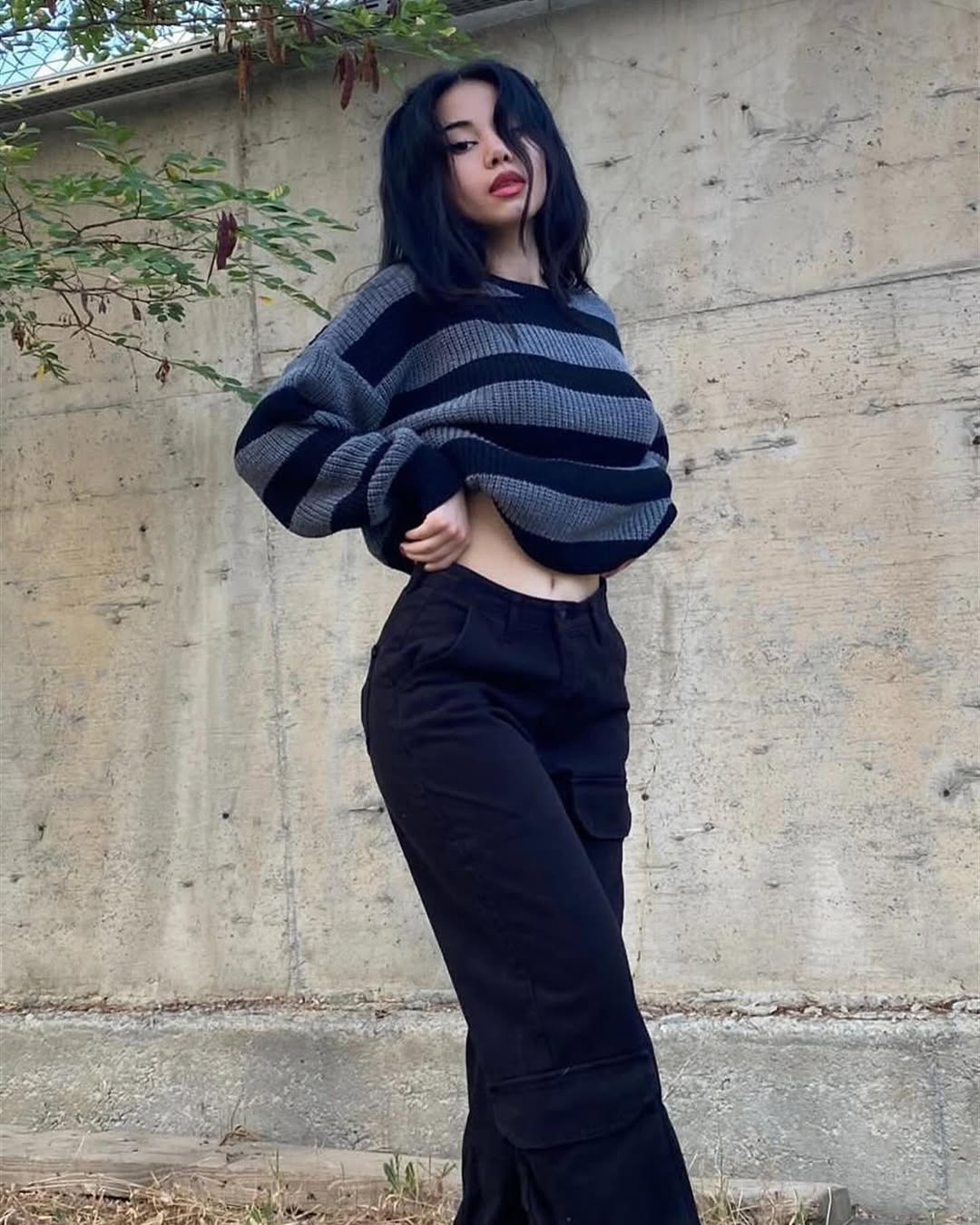 سويت شيرت رصاصي واسود