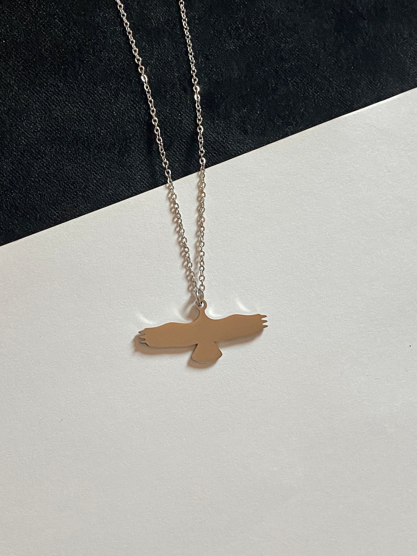 قلادة اجنحة