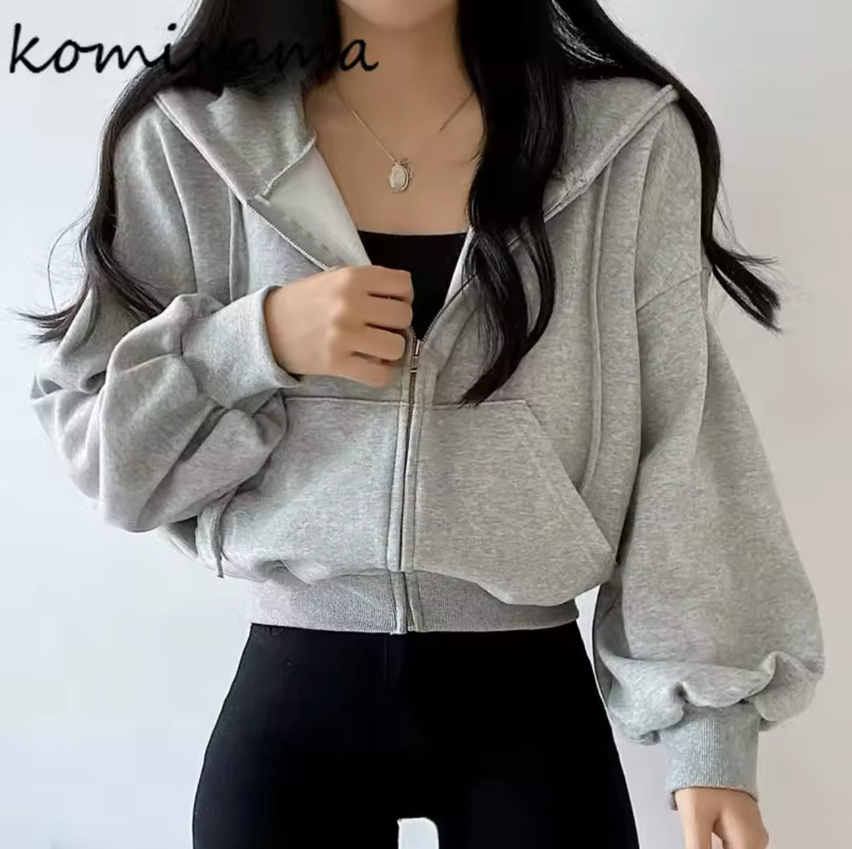 جاكيت رصاصي قصير