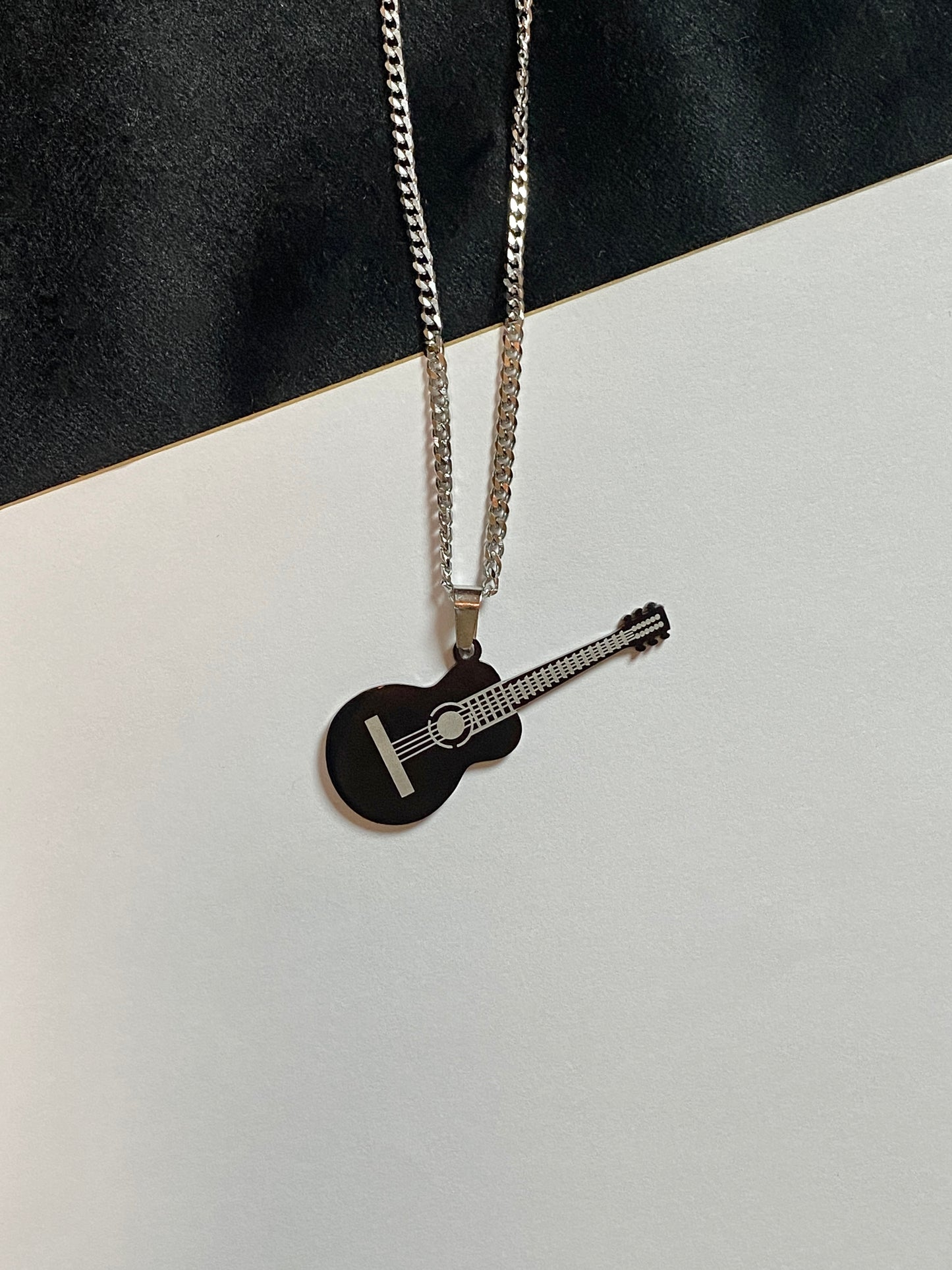 قلادة كيتار