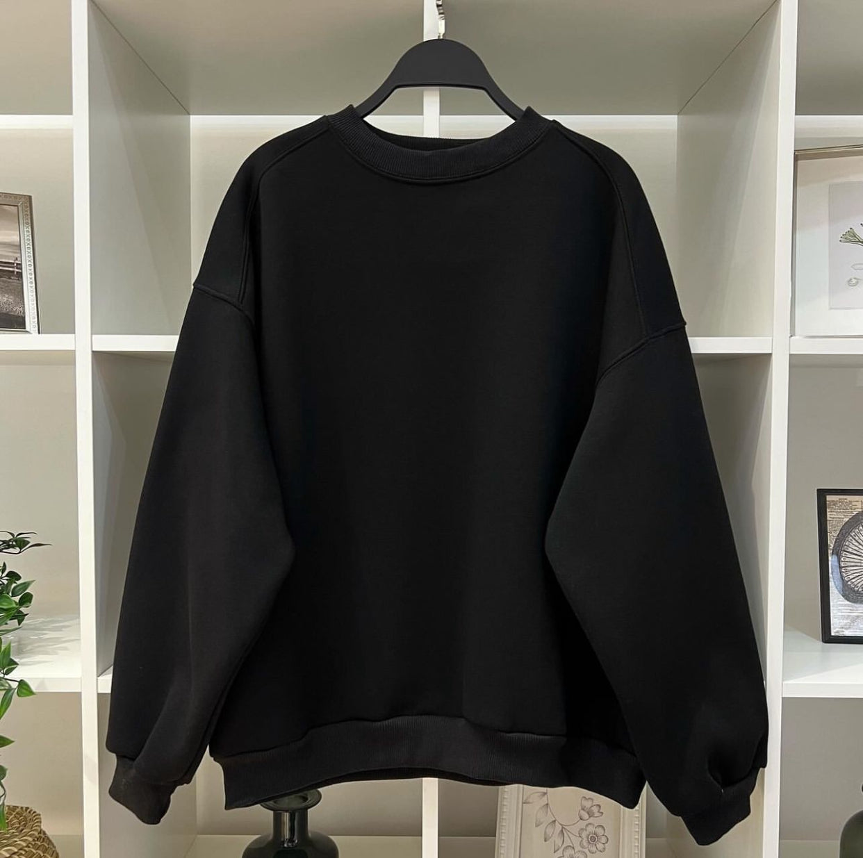 سويت شيرت اسود سادة