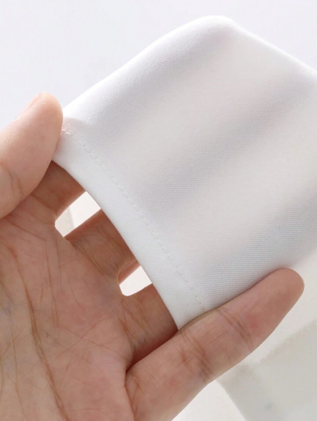 قميص بولو ابيض