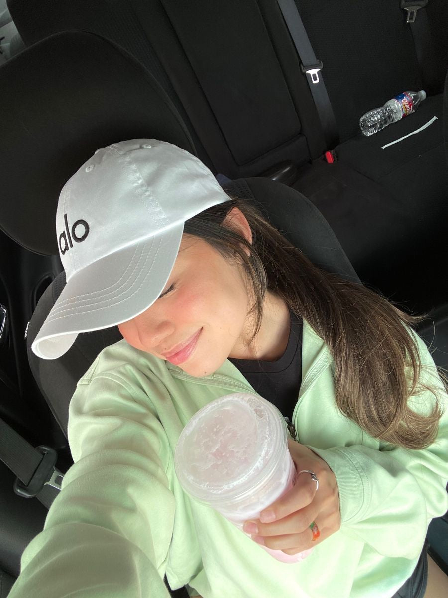 قبعة alo ابيض