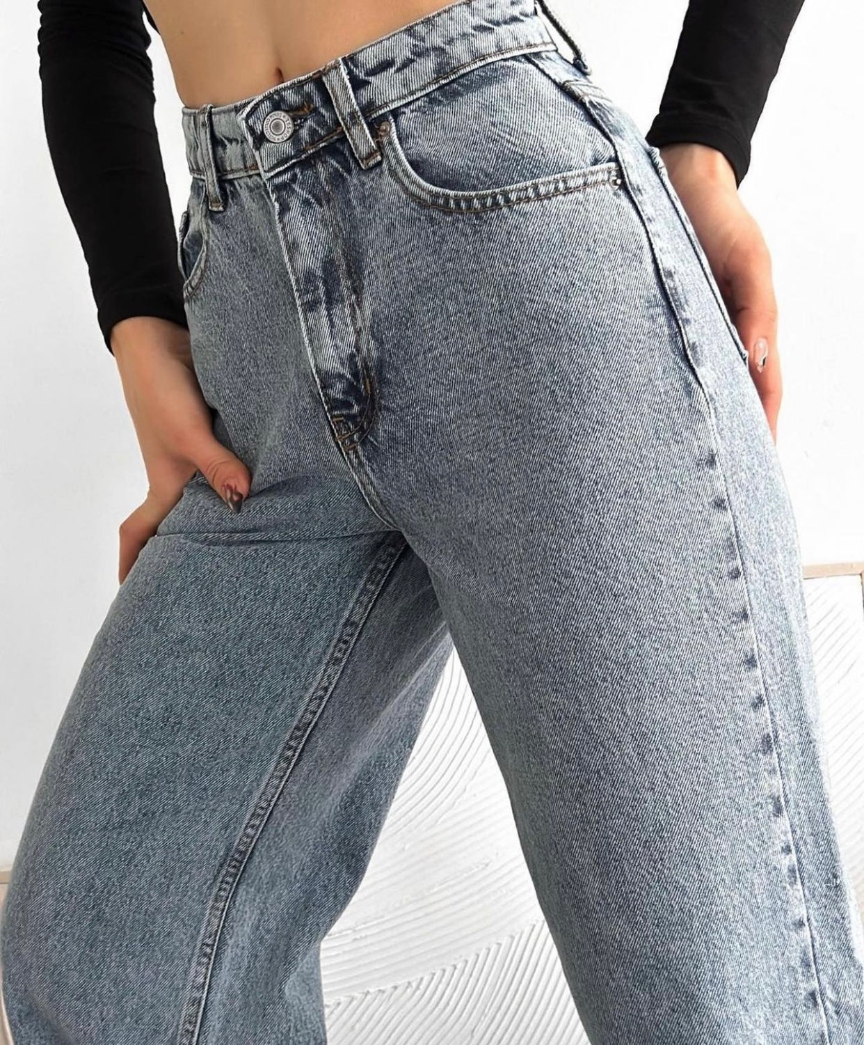 جينز ازرق ثلجي