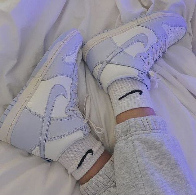 جوارب نايك لون ابيض