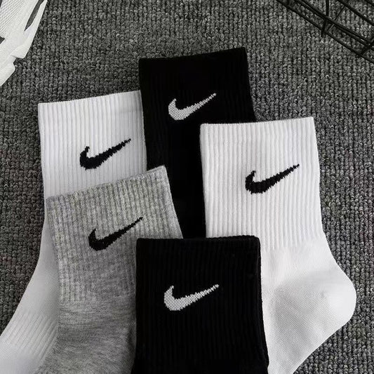 جوارب نايك لون رصاصي