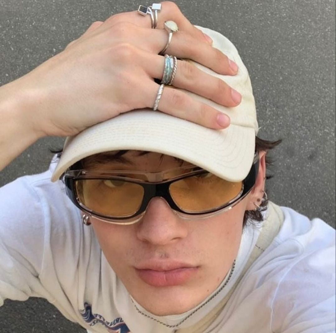 قبعة ابيض سادة