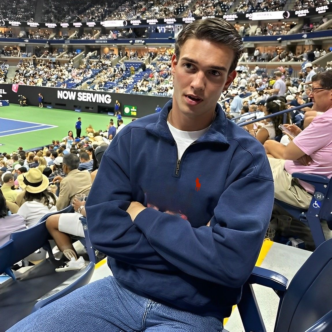 سويتشيرت بولو نيلي سحاب