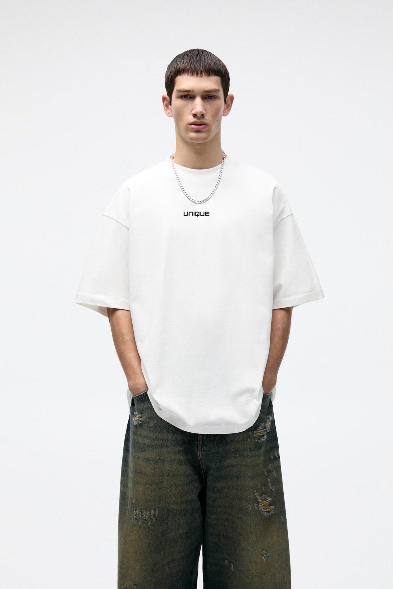 Unique T-shirt تيشيرت يونيك ابيض