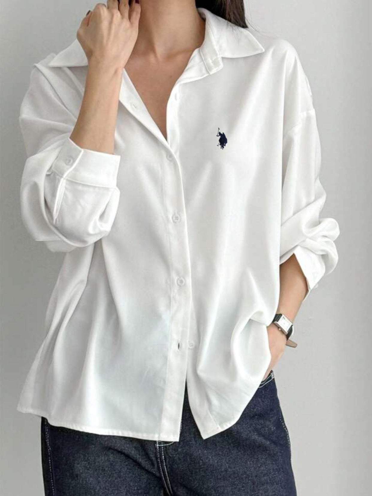 قميص بولو ابيض