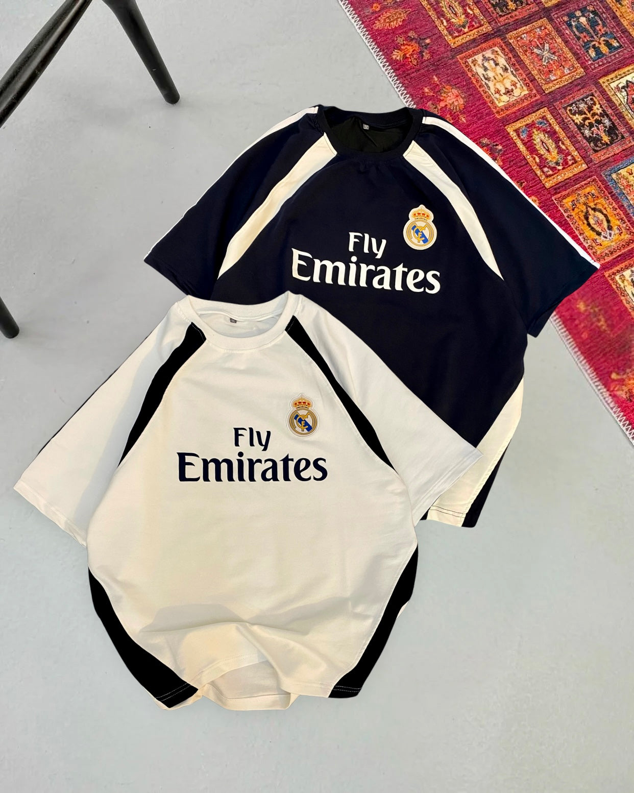 تيشيرت ريال مدريد الشعار تطريز لون ابيض