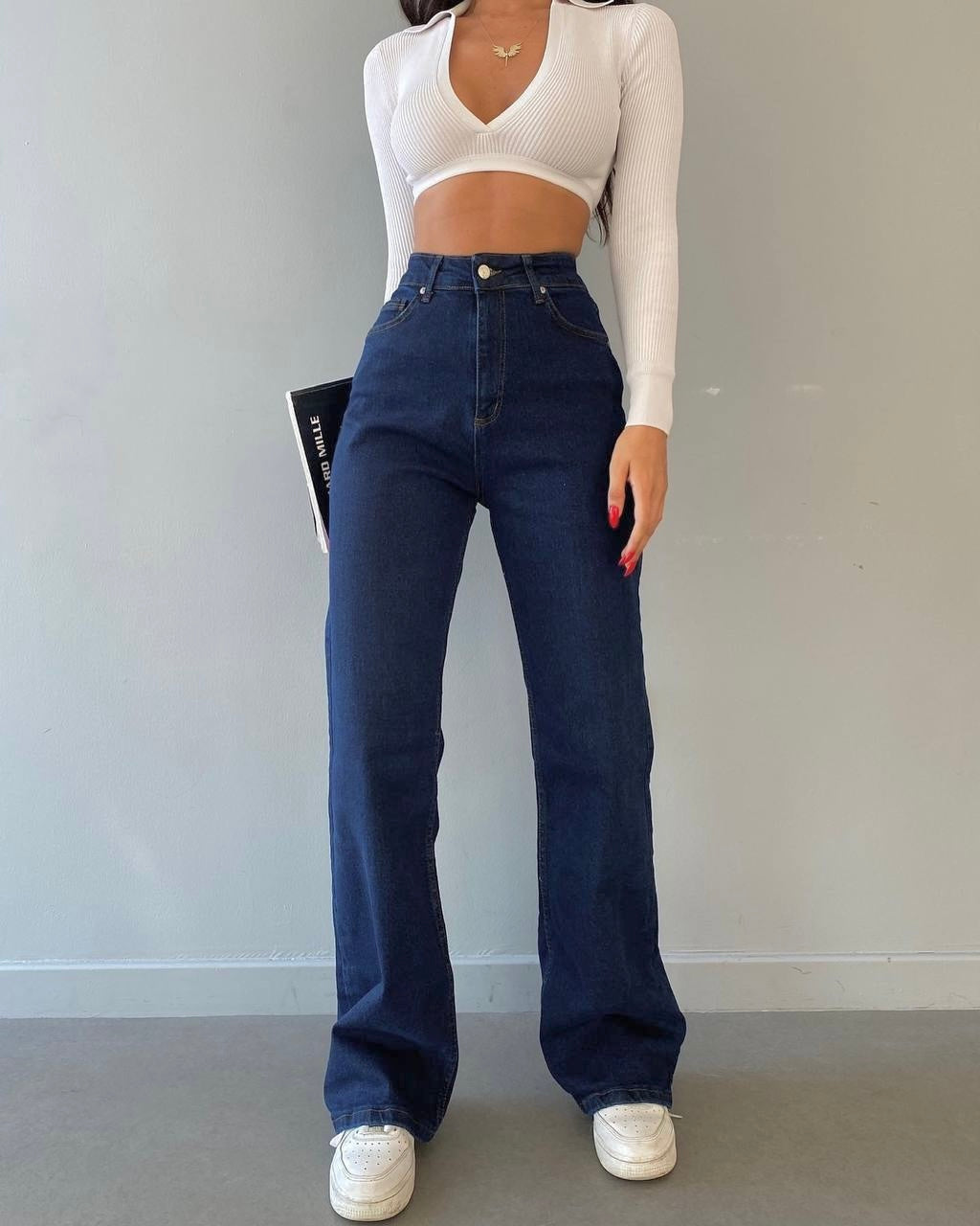 جينز ازرق غامق