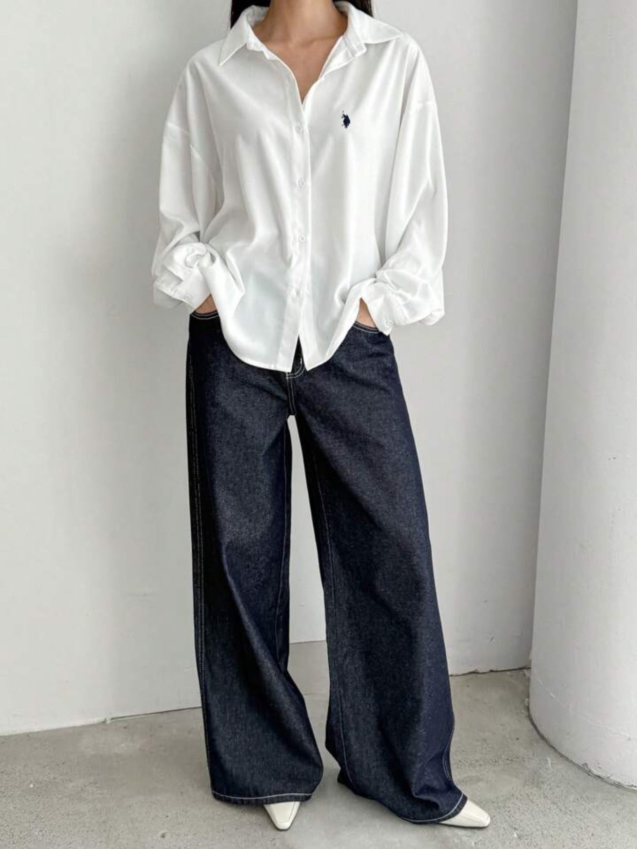 قميص بولو ابيض