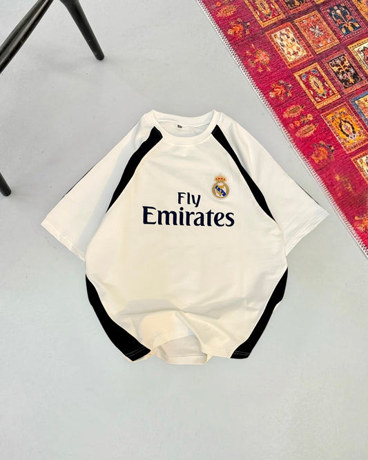 تيشيرت ريال مدريد الشعار تطريز لون ابيض