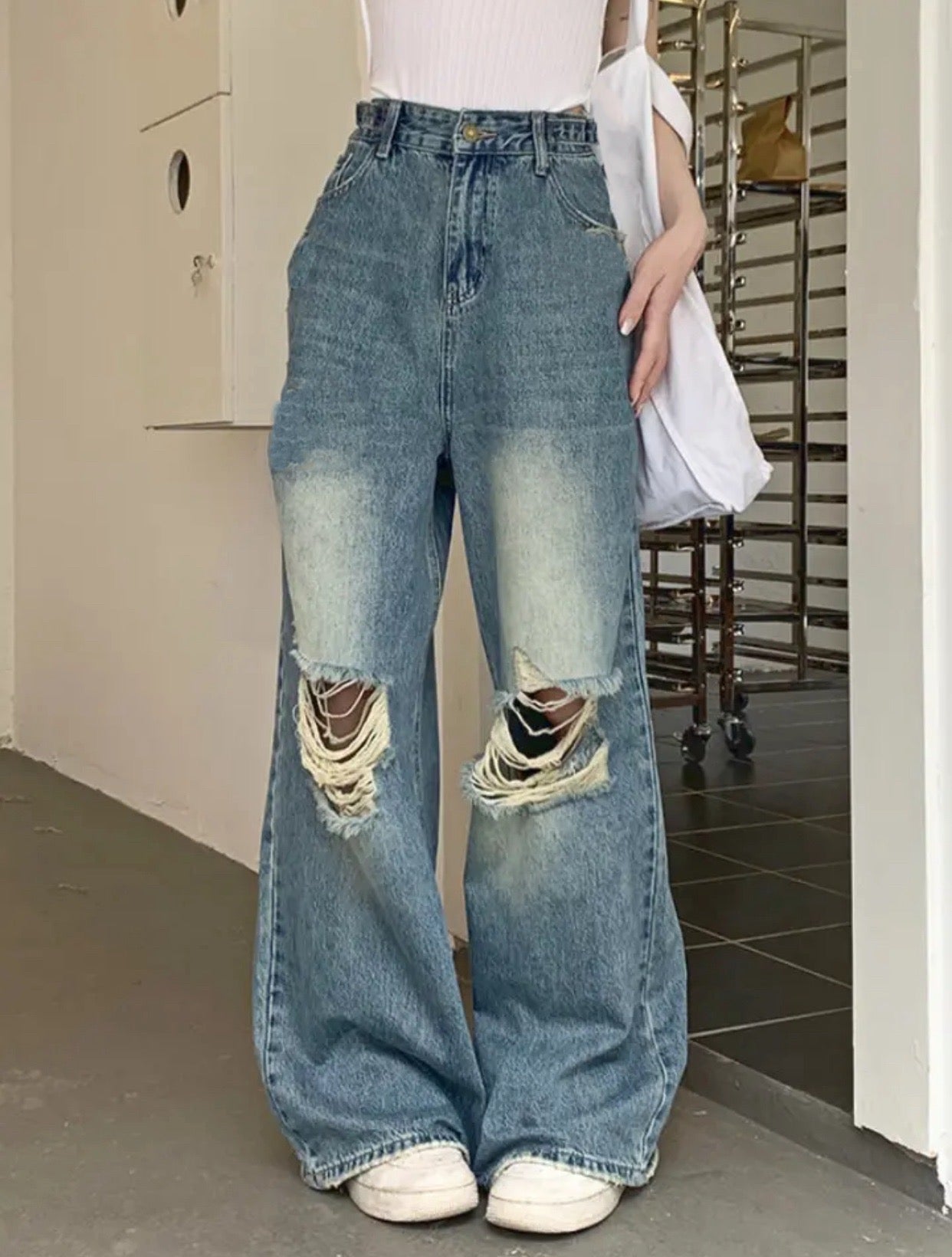 جينز فتحات ازرق