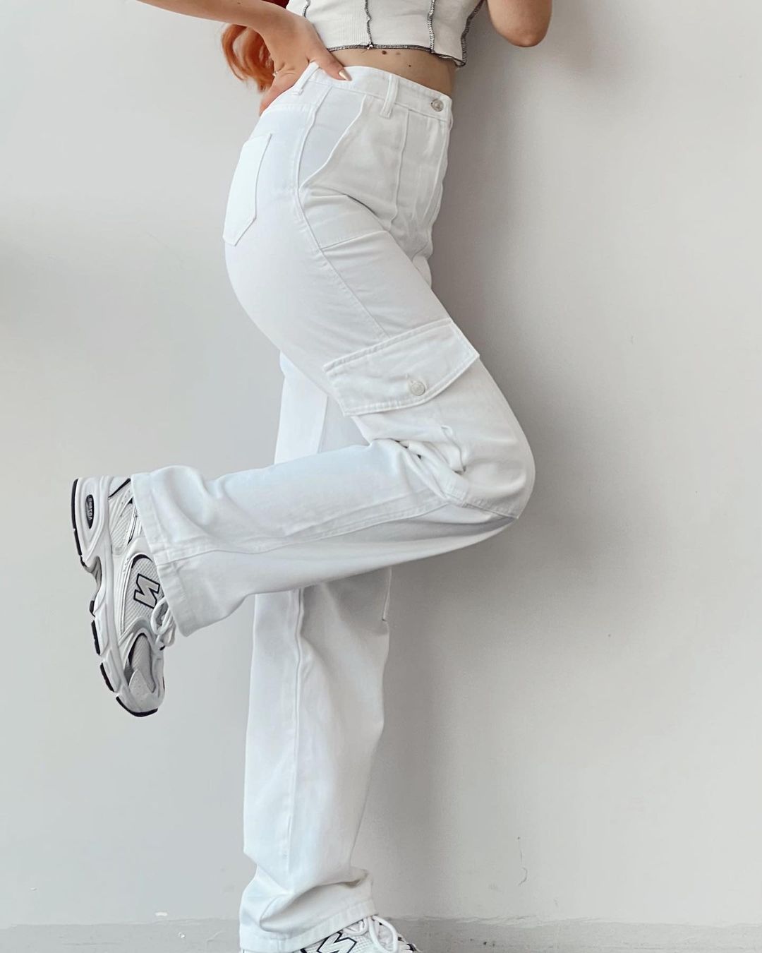 كارغو لون ابيض