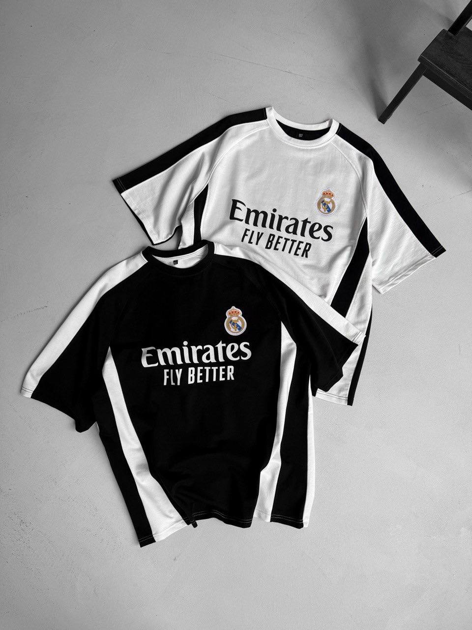 تيشيرت نادي ريال الشعار تطريز ابيض