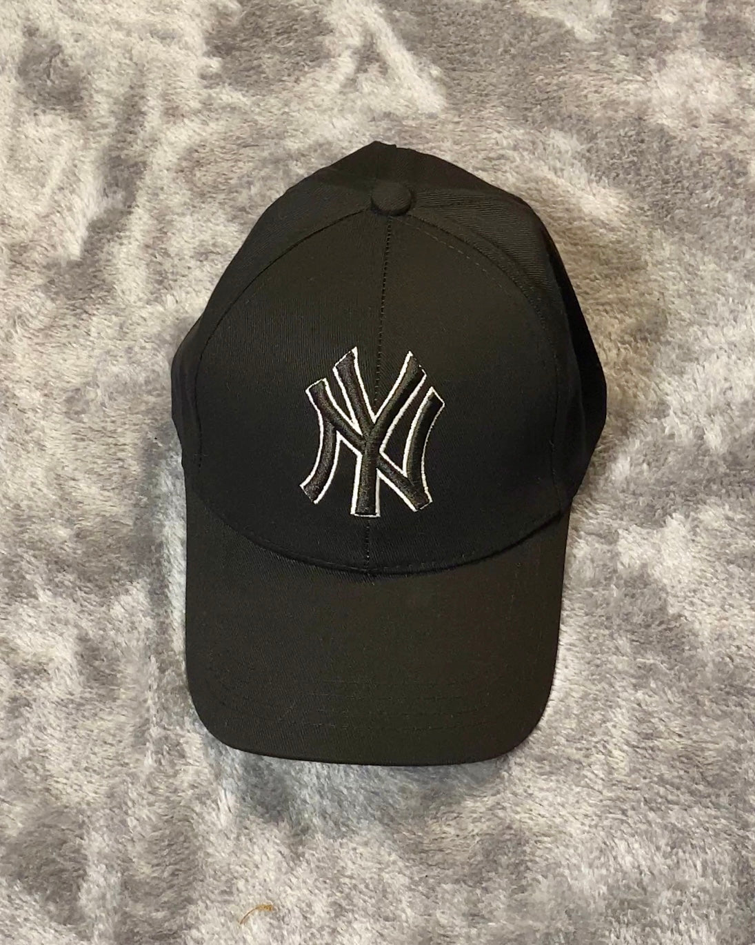 قبعة اسود YN تطريز