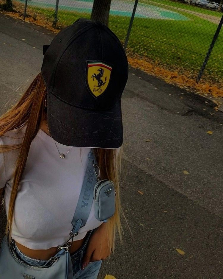 قبعة اسود فيراري