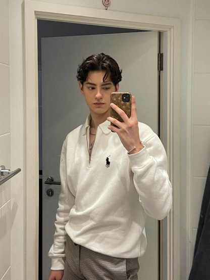 سويتشيرت بولو ابيض سحاب