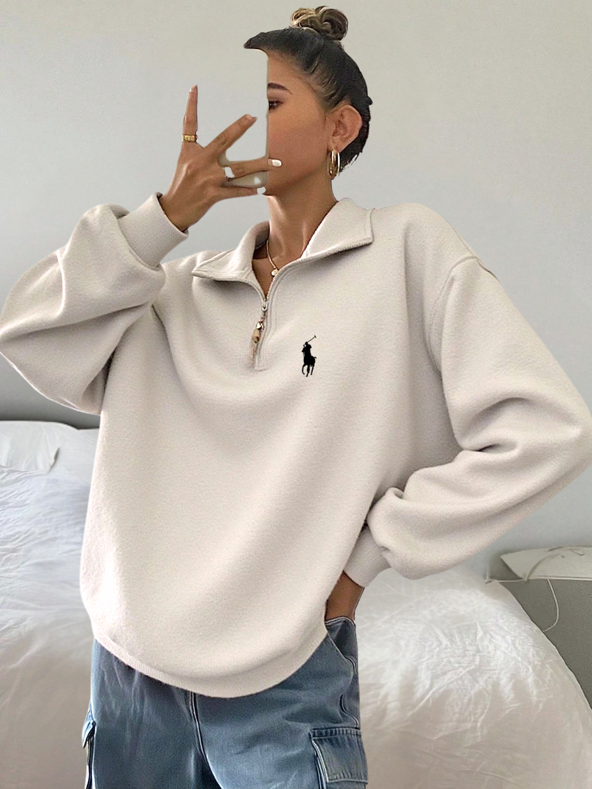 سويتشيرت بولو ابيض سحاب