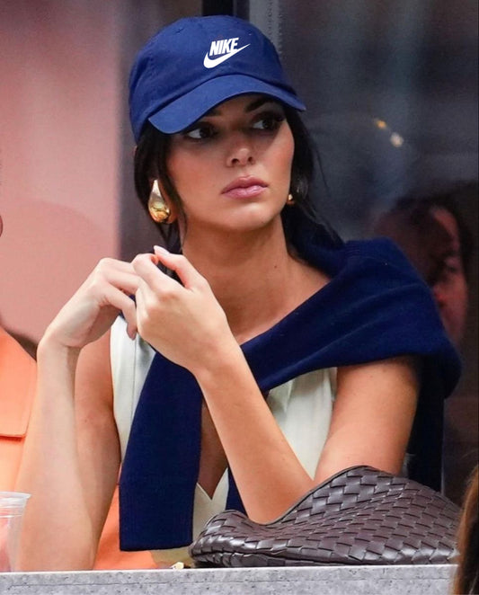 قبعة نايك ازرق